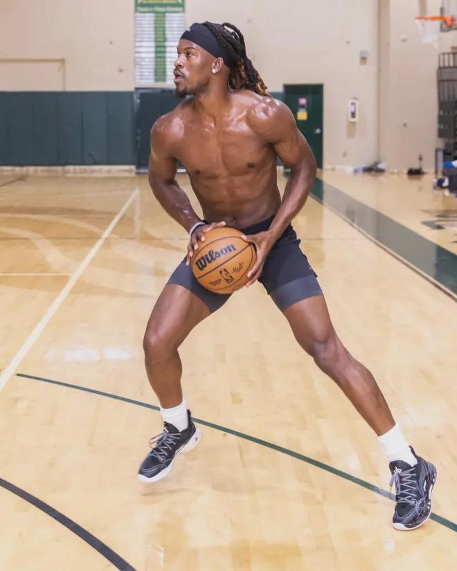 作为公众人 作为公众人