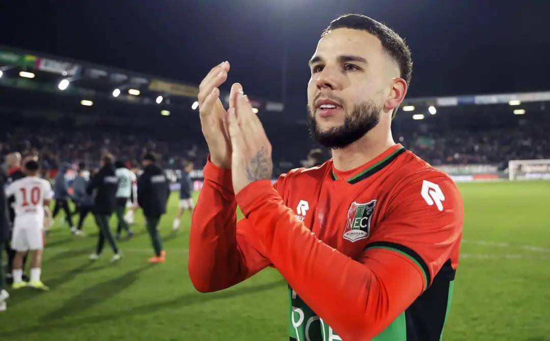 色的三名球 色的三名球