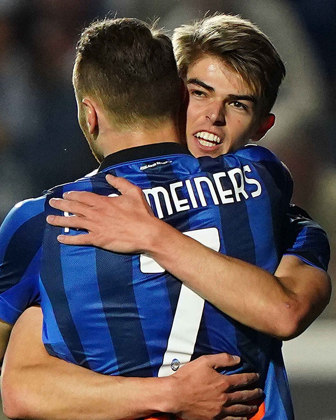 前场由哈里 前场由哈里